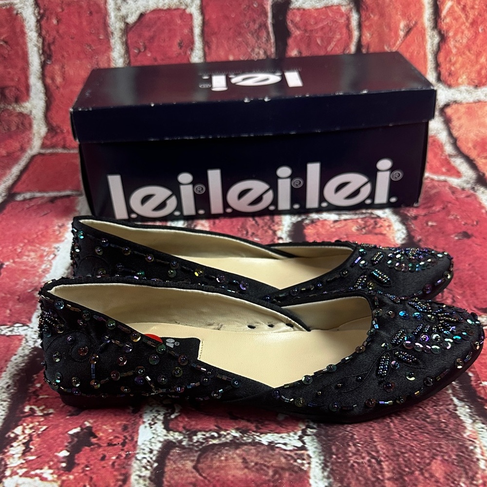 lei Black Beaded Embellished Flats says 8 but most likely a 7